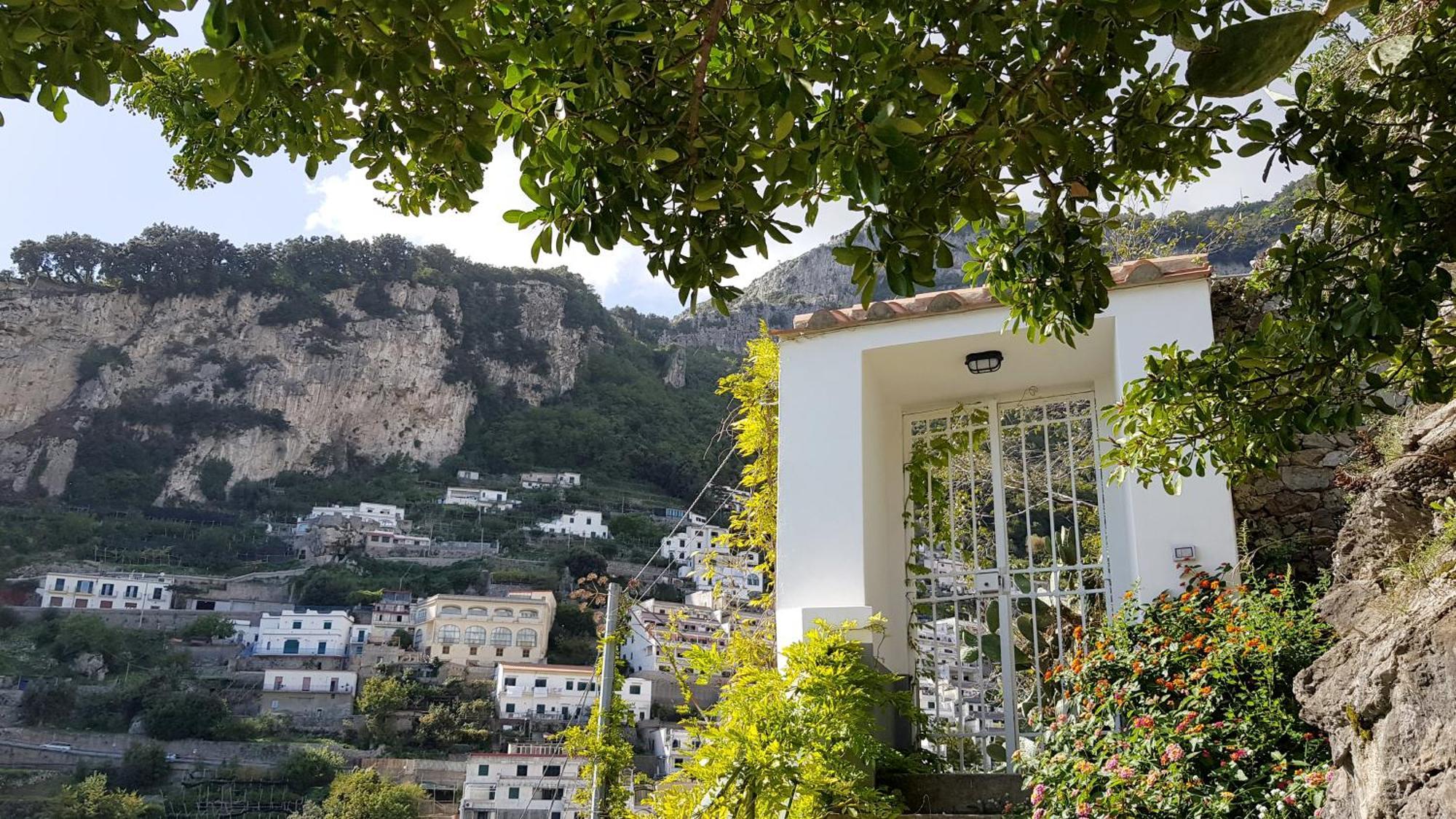 Al Poggio Antico Aparthotel Амалфи Екстериор снимка